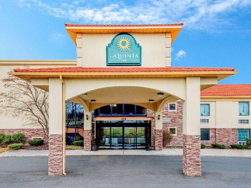 La Quinta Inn By Wyndham West Long Branch Nj Shore Area Exterior photo