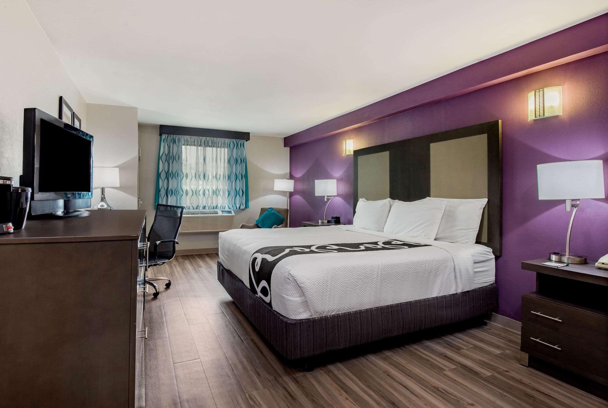 La Quinta Inn By Wyndham West Long Branch Nj Shore Area Exterior photo