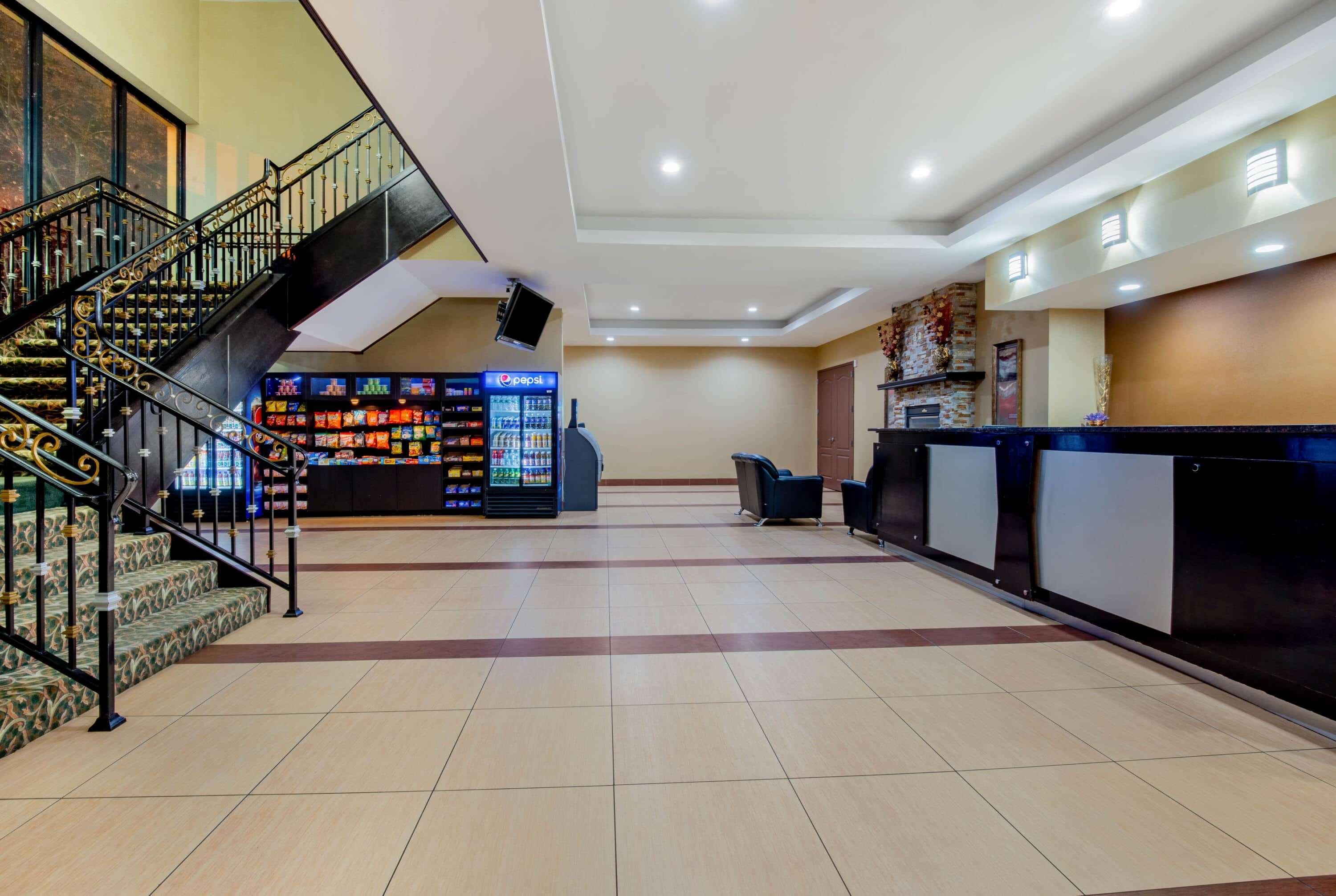 La Quinta Inn By Wyndham West Long Branch Nj Shore Area Exterior photo