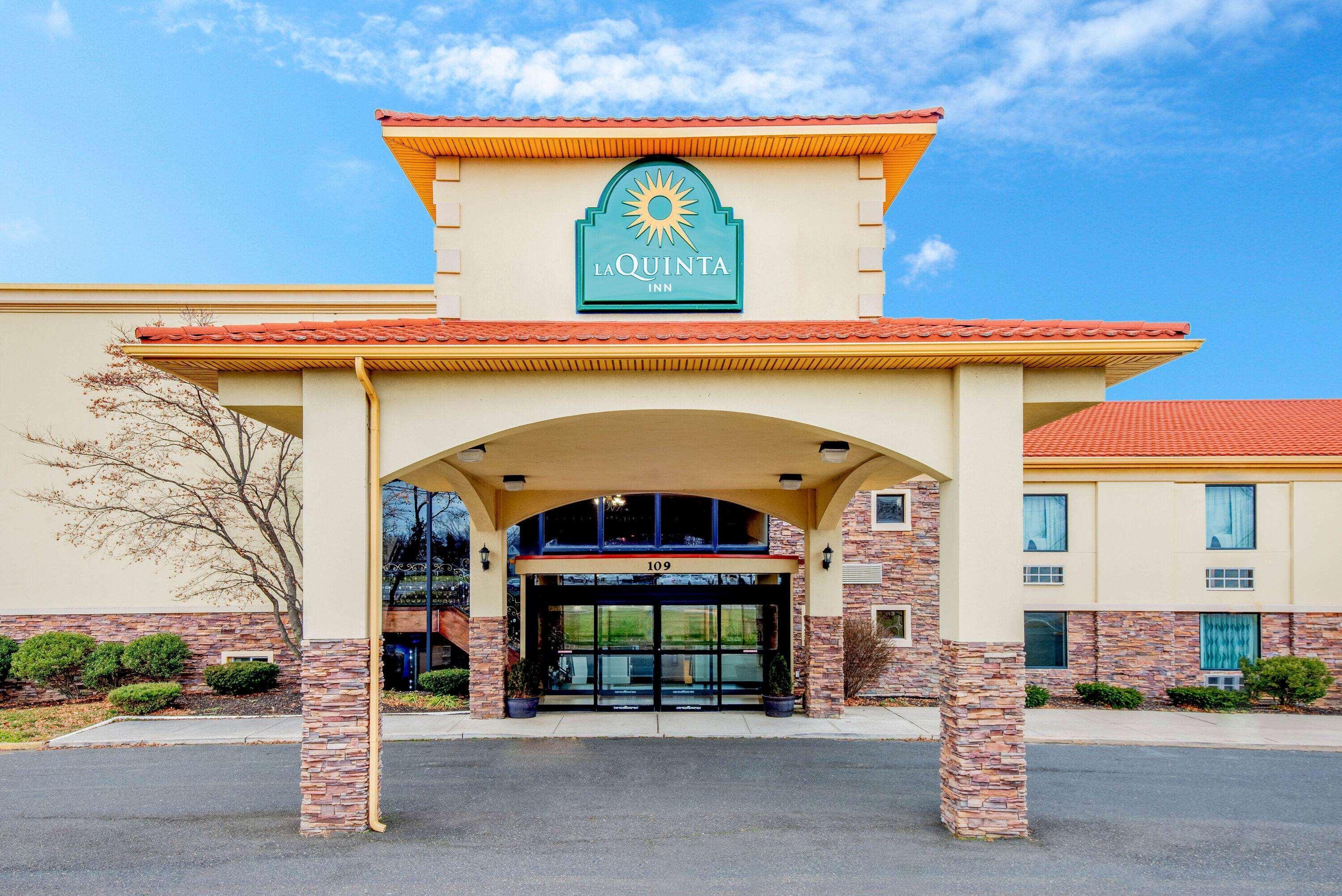 La Quinta Inn By Wyndham West Long Branch Nj Shore Area Exterior photo