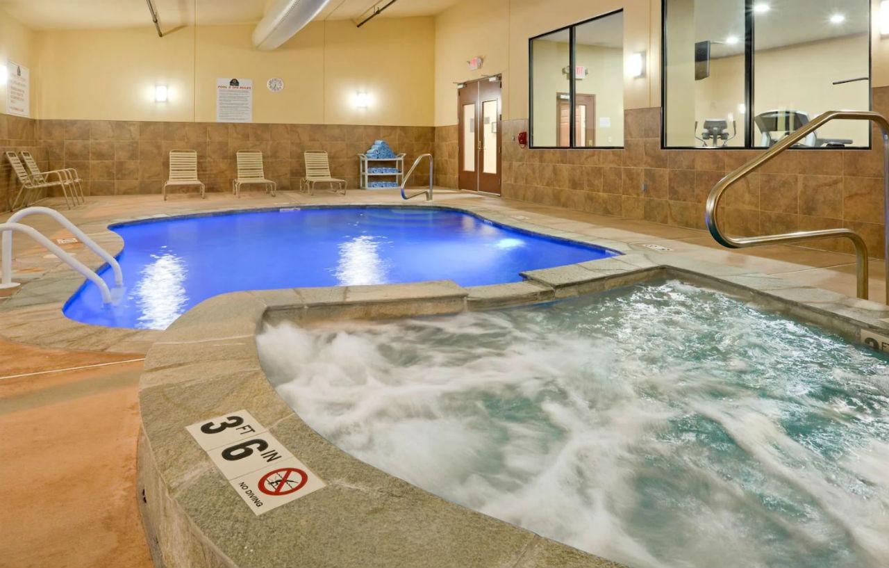 La Quinta Inn By Wyndham West Long Branch Nj Shore Area Exterior photo